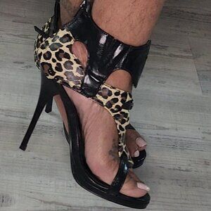 UNIQUE CUT OUT leopard heels